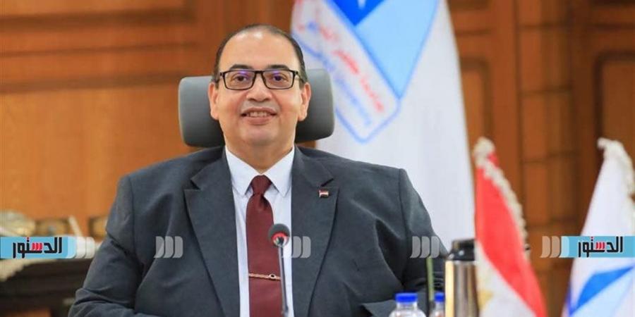 الطالب أولًا.. 5 رسائل من رئيس جامعة كفر الشيخ خلال اجتماع مجلس التعليم والطلاب