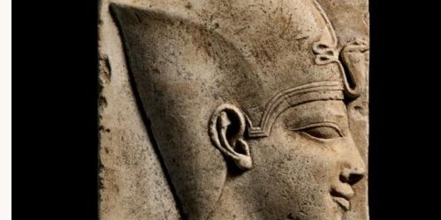 عرض نموذج نحتى مصرى نادر من عصر نختنبو الثانى للبيع