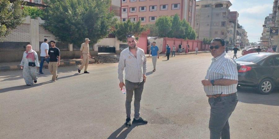 تفتيش إلكتروني وحظر للهواتف.. تطبيق إجراءات حازمة في أول أيام امتحانات الثانوية العامة بدمياط