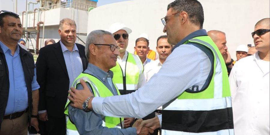 محافظ بني سويف يستقبل وزير الصناعة داخل محطة معالجة الصرف الصناعي