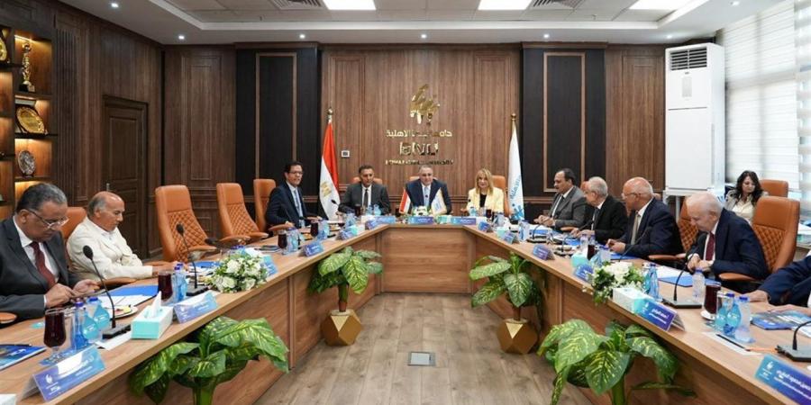 مجلس أمناء جامعة بنها الأهلية: تشكيل مجموعة عمل دولية لتقييم البرامج الأكاديمية