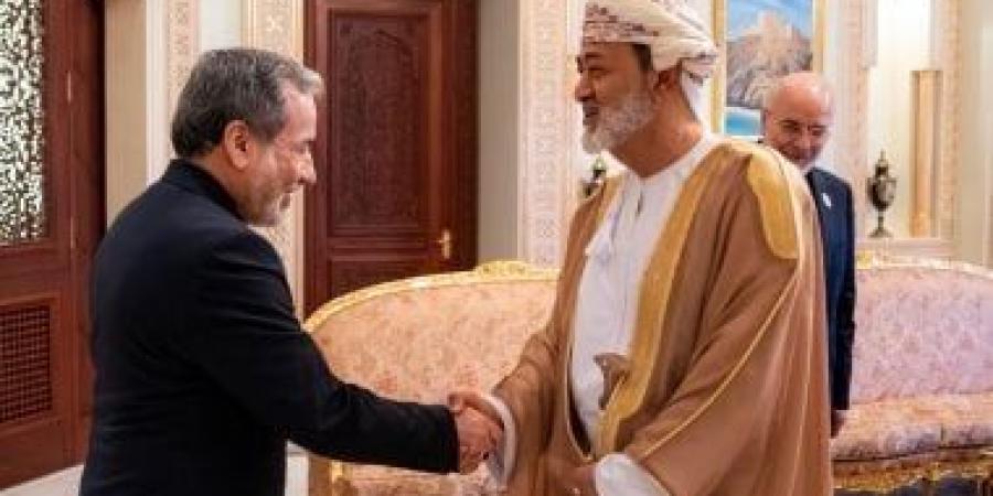 مسقط وطهران فى بيان مشترك: الاتفاق على الحوار من خلال فريق عمل مشترك بشأن هرمز
