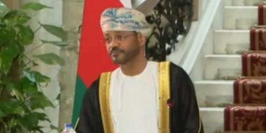 وزير الخارجية العمانى: التزام بضمان المرور الآمن فى مضيق هرمز دون رسوم