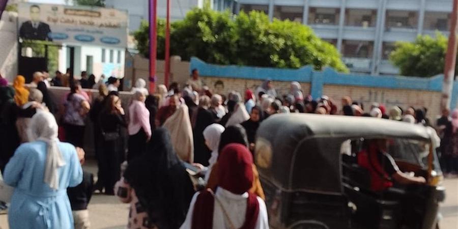 إصابة 4 طلاب بحالات إغماء واضطرابات صحية داخل لجان امتحانات الثانوية بالشرقية