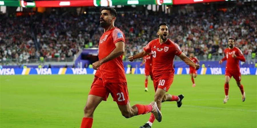 الشوط الأول.. الأردن يتقدم على الجزائر بهدف دون رد في كأس العالم