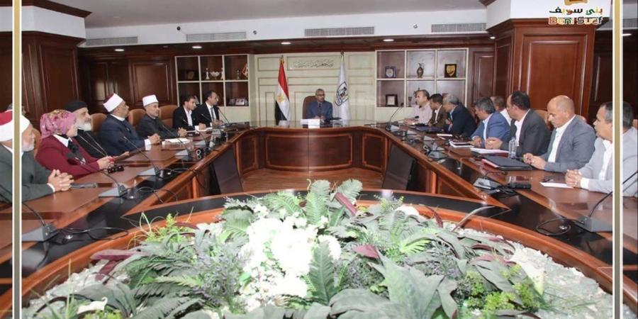 محافظ بني سويف يعقد اجتماعًا ضمن الإعداد والتجهيز لفعاليات الحملة القومية للتبرع بالدم