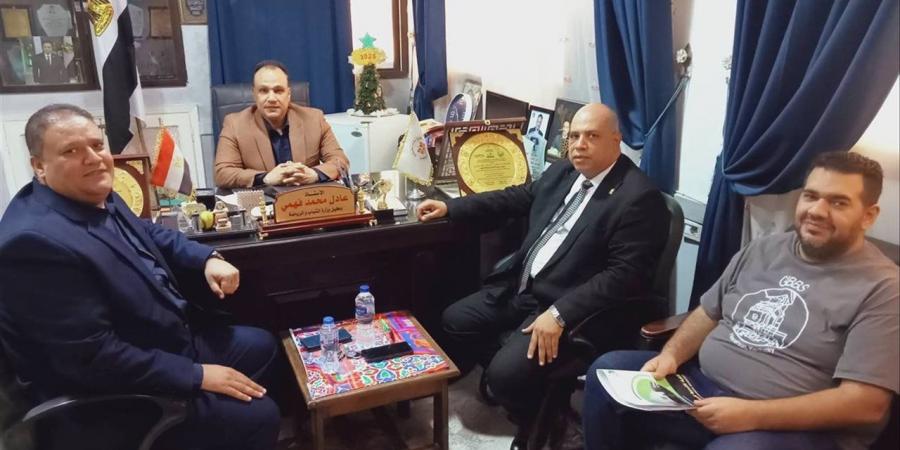 وكيل وزارة الشباب بالفيوم يستقبل عميد كلية علوم الرياضة لبحث تعزيز التعاون