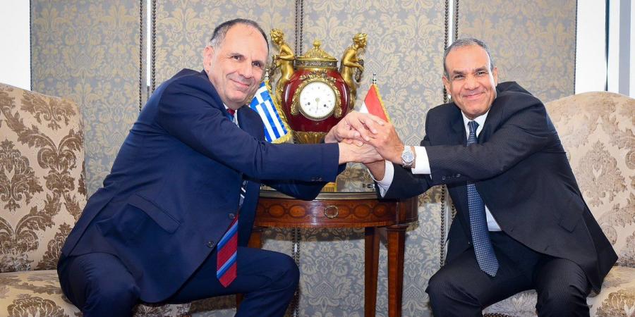 «دبلوامسية الهاتف».. وزيرا الخارجية المصرى واليوناني يبحثان سبل دعم العلاقات الثنائية والتطورات الإقليمية