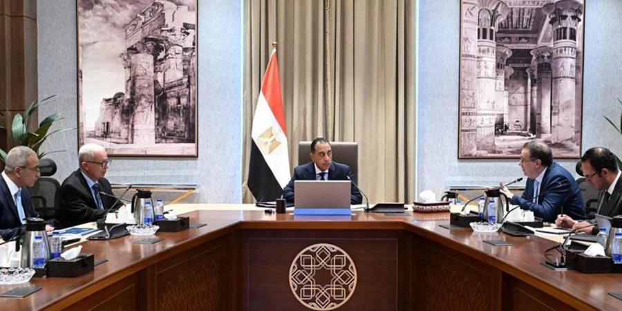 توجيه جديد من رئيس الوزراء بشأن إعادة هيكلة وحدات الجهاز الإداري للدولة