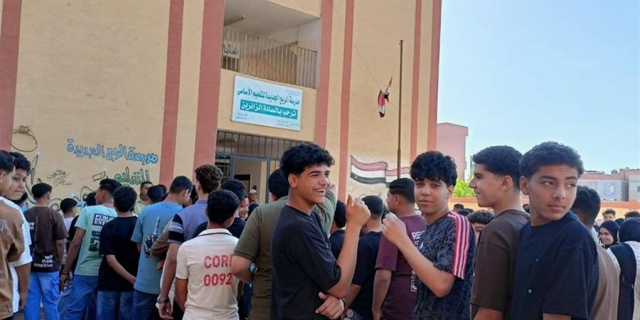 بالتزامن مع بدء مارثوان الثانوية العامة.. ضوابط دخول الطلاب للامتحانات