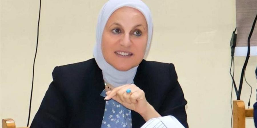 مدير "تعليم القاهرة" تلتقي أعضاء غرفة عمليات اتحاد الطلاب لمتابعة امتحانات الثانوية العامة