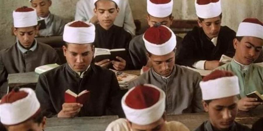 انتظام امتحان الأحياء للقسم العلمي بامتحانات الشهادة الثانوية الأزهرية واستقرار اللجان