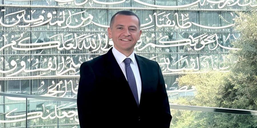محافظ أسوان يوجه بمراجعة تراخيص مركبات "التوك توك" بطريق السادات