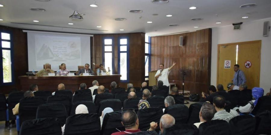 "الهوية والعروبة في مواجهة تحديات العصر" في ملتقى أدباء وسط الصعيد