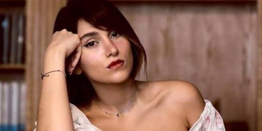 غنت أغنية واحدة واتقلبت حياتها بحكم جلد ومنع من الشغل والسفر.. قصة المغنية الإيرانية (فيديو)