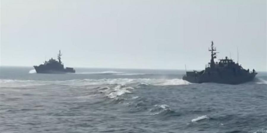 عاجل.. تعليق خطة إجلاء السفن في هرمز بعد هجوم عطل مسار العودة