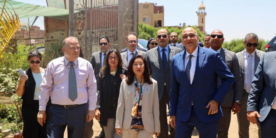 "رحمي": منح آليات الدعم اللازمة للمشروعات المتوسطة والصغيرة لتوفير فرص عمل