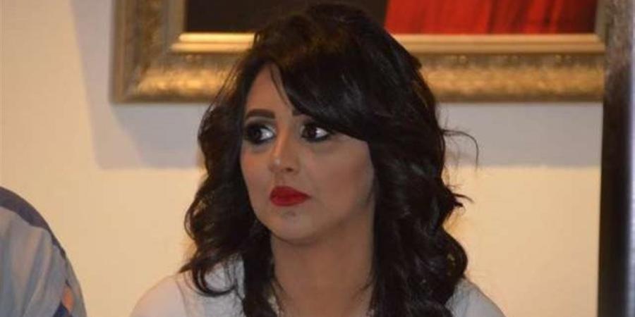 بعد رحيل ابنتها تعرف من هي الكاتبة رضوى العوضي؟