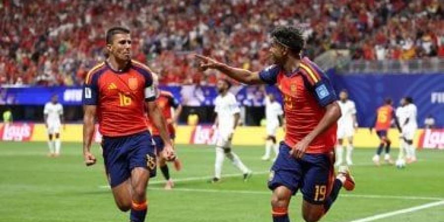 يامال في مواجهة فالفيردي بتشكيل مباراة أوروجواي ضد إسبانيا