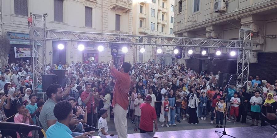 بالأغاني الوطنية.. قصور الثقافة تحتفل بذكرى ثورة 30 يونيو في "شارع الفن" بالإسكندرية