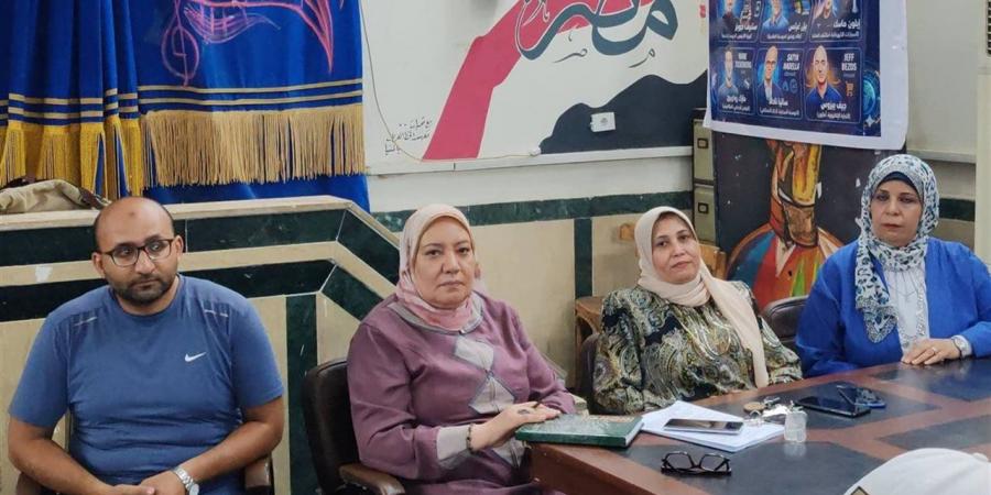 وكيل "تعليم المنيا" يجتمع برؤساء لجان الثانوية العامة