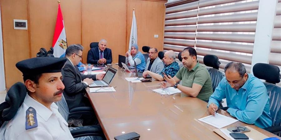 مدير "تعليم الفيوم" يتابع امتحان اللغة العربية للثانوية العامة من غرفة العمليات