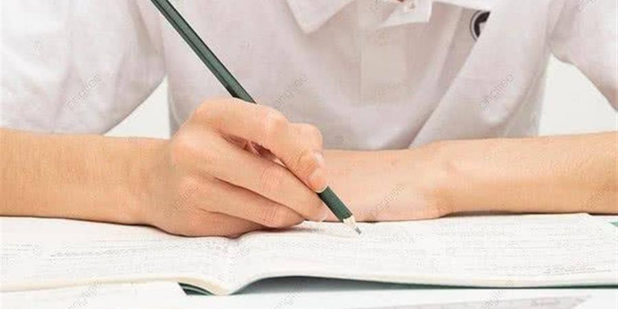 ماذا يفعل الطالب إذا شعر بأنه لم يؤدي امتحان اللغة العربية جيدًا؟