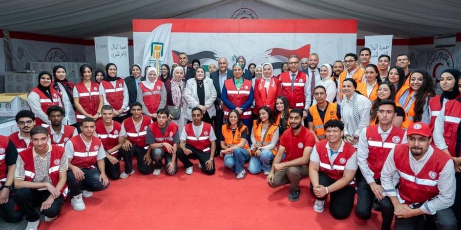 الهلال الأحمر يطلق قافلة “من المرأة المصرية إلى شقيقتها الفلسطينية"
