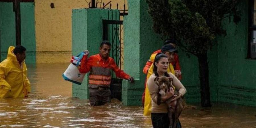 عاجل.. عقب زلزالين مدمرين.. فيضانات وسيول جارفة تضرب فنزويلا