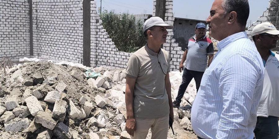 إزالة حالتي بناء مخالف على الأراضي الزراعية بكفر الدوار