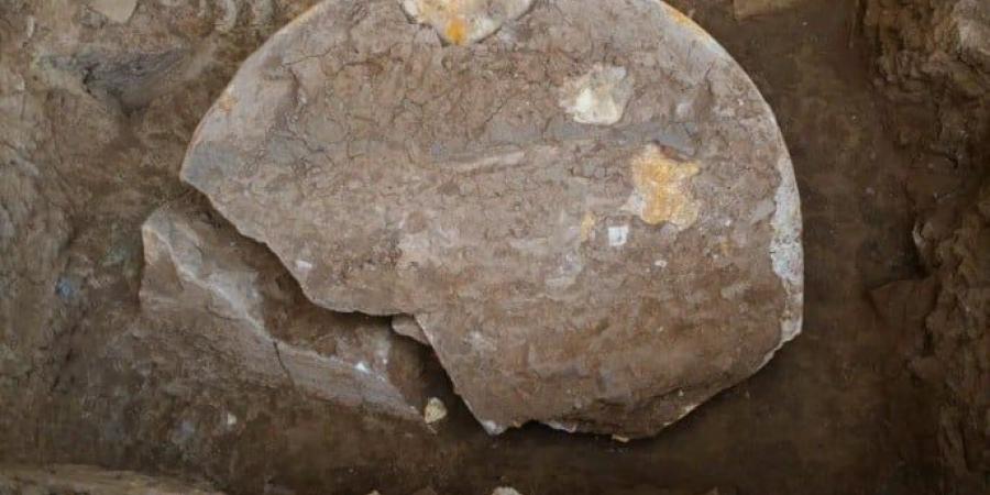 العثور على مسلة آشورية عند بوابة الشمس فى مدينة نينوى العراقية