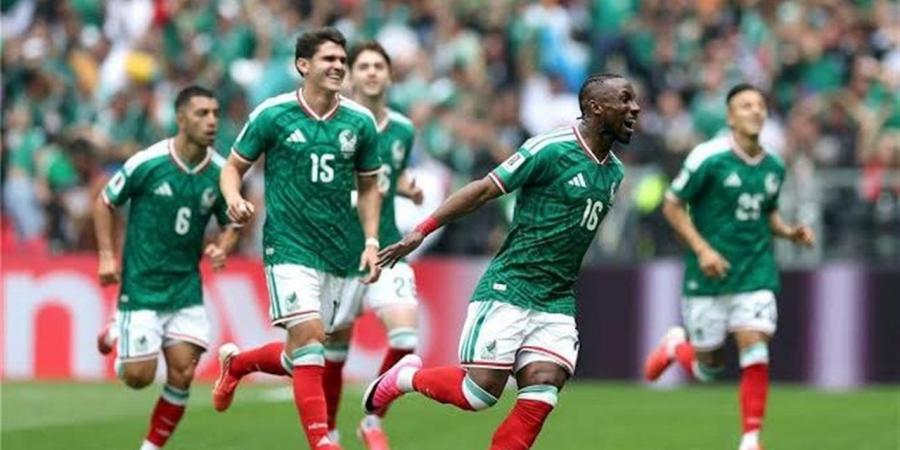 لاعب المكسيك يدخل تاريخ كأس العالم قبل مواجهة الإكوادور