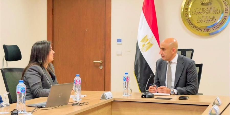 وزير التربية والتعليم يبحث مع الأمين العام للاتحاد الدولي للرياضة المدرسية تعزيز التعاون