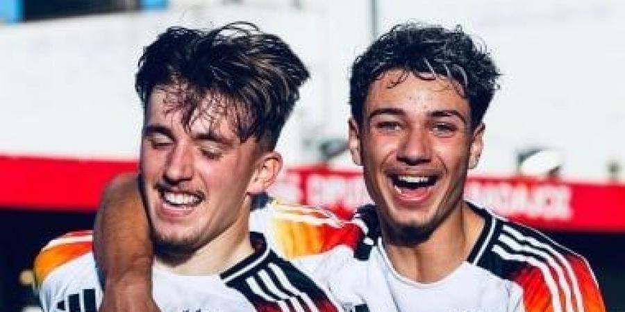هوملز يعترف ويعلق بعد المطالب بإبعاده عن المنتخب