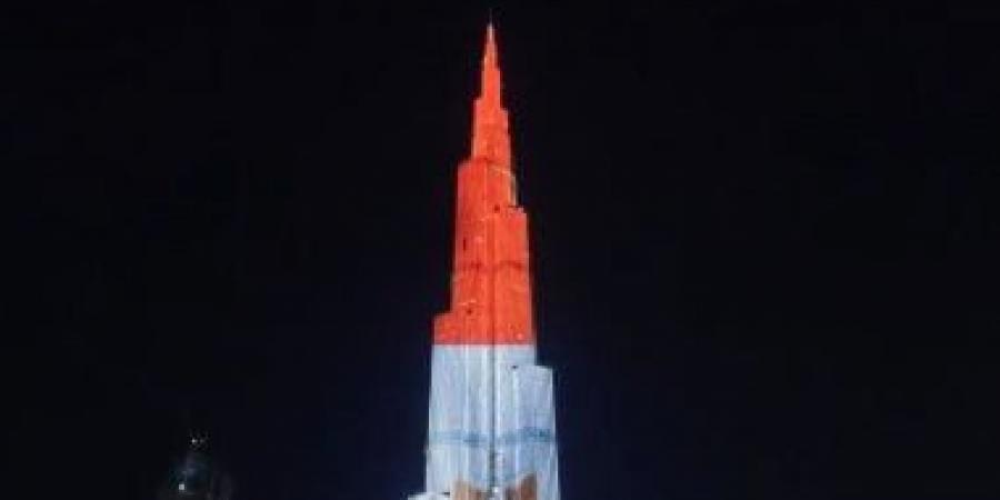 برج خليفة يضاء بعلم مصر احتفالًا بفوز المنتخب