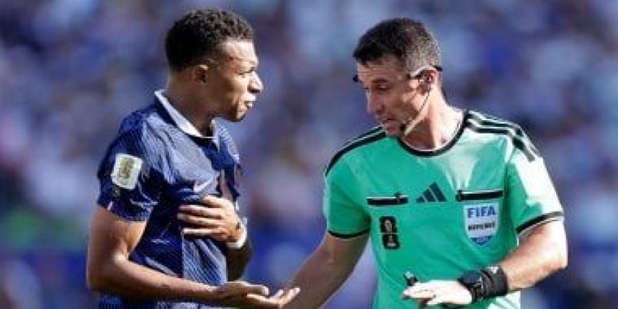 عادل عقل: خطأ مدافع باراجواي قاد فرنسا لربع النهائي.. والحكم أغفل طرد أوليسيه