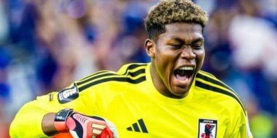 سوزوكى يقترب من أستون فيلا كأول حارس يابانى فى تاريخ الدورى الإنجليزى