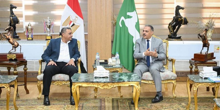 محافظ الشرقية يستقبل رئيس الهيئة المصرية العامة لمشروعات الصرف