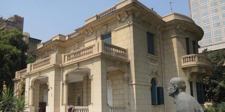 القاهرة تحفظ أسرار الأدباء.. متاحف شوقي وطه حسين ونجيب محفوظ