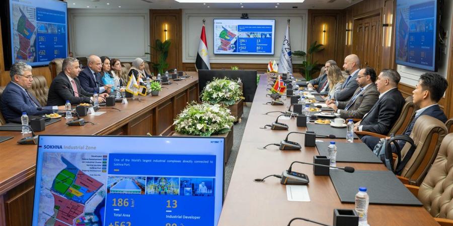 رئيس اقتصادية قناة السويس يستقبل وفدا نرويجيا لبحث فرص التعاون المشترك