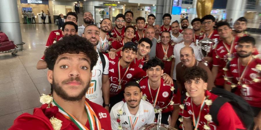 وصول بعثة ناشئين كرة اليد أبطال أفريقيا.. صور