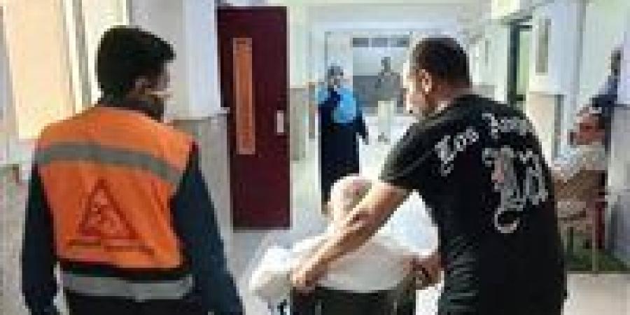 التضامن الاجتماعي: التدخل السريع يستجيب لبلاغ عن مسن بلا مأوى بالمنصورة وينقله إلى دار للرعاية