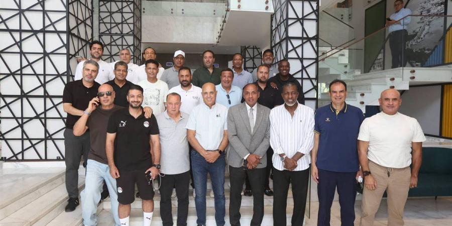 مدربو الرخصة PRO يحضرون مباراة مصر وليبيا في الإسماعيلية (صور)