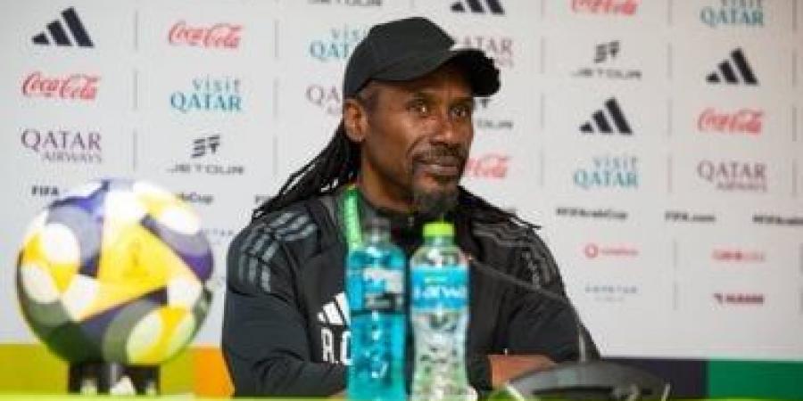 سيسيه: منتخب الفراعنة شرَّف أفريقيا.. وتلقيت عروضا من الأندية المصرية