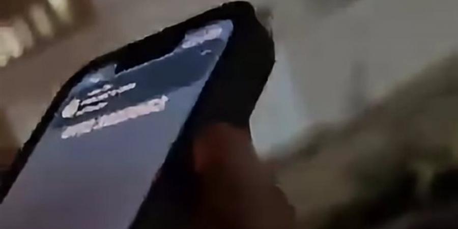 أب ينتحل صفة رئيس مباحث ويهدد ابنه لمنعه من استخدام الهاتف في الألعاب (فيديو وصور)