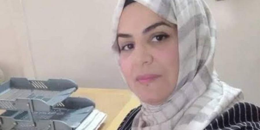 الجزائر: حكم ثان على معتقلة الرأي عبلة قماري قد يعرقل خروجها من السجن… وتضامن معها بعد وفاة شقيقتها