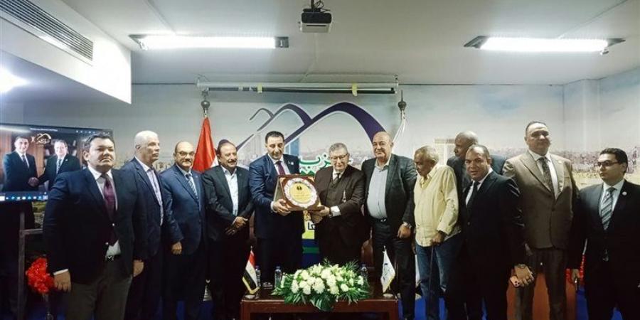 حزب المؤتمر يكرم رئيسه السابق، ويؤكد: الوفاء لقياداتنا نهج ثابت (صور)