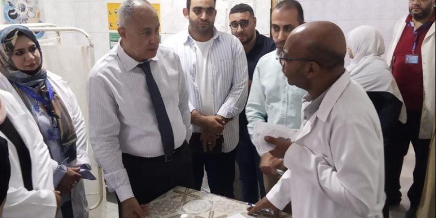 وكيل صحة القليوبية يتفقد مستشفيي بهتيم وأبو المنجا لمتابعة أقسام الطوارئ والرعايات