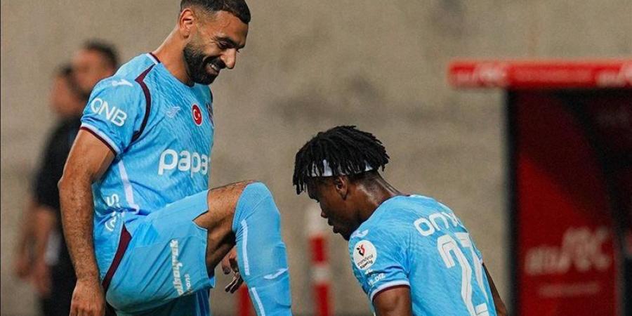 لاعب طرابزون سبور يشيد بتواضع محمد صلاح خارج الملعب