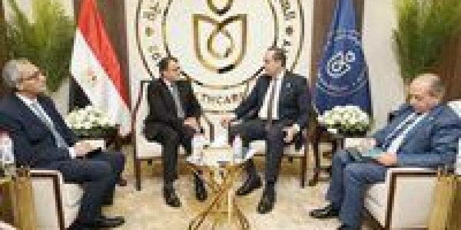 رئيس هيئة الرعاية الصحية يبحث مع مساعد وزير الخارجية تعزيز الشراكات الصحية والاستثمارية في إفريقيا